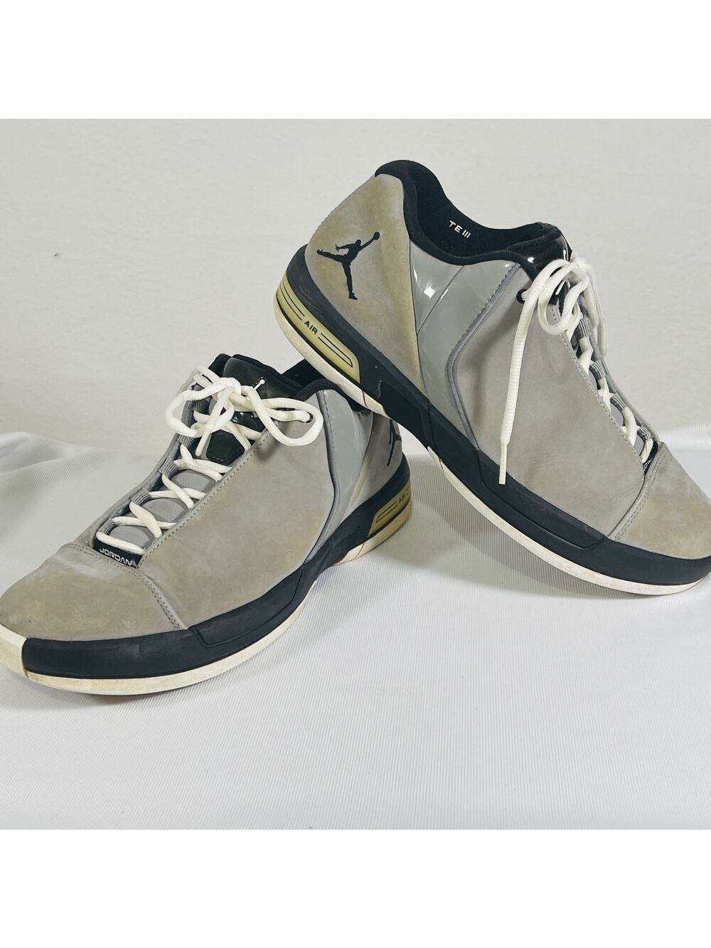 Jordan Mid Top Nike Shoes Gray Black Men's 8.5 TE3 LOW 453454-002 Sneakers